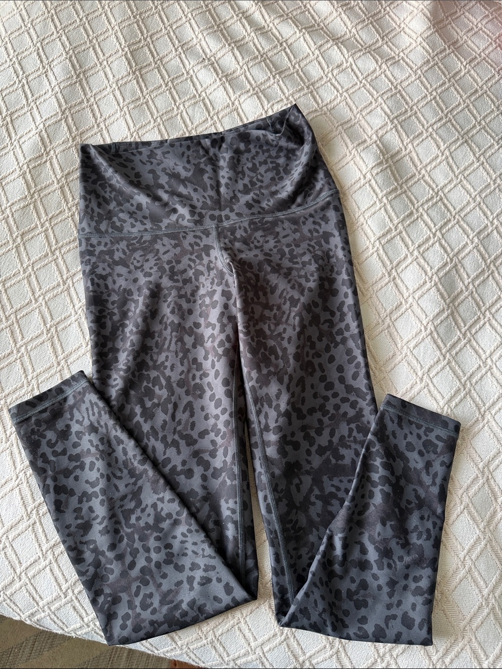 Old Navy Active Powersoft Charcoal Gray Leopard Print High-Waist Leggings